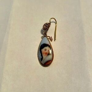 Vintage 14k gold portrait pendant #27g